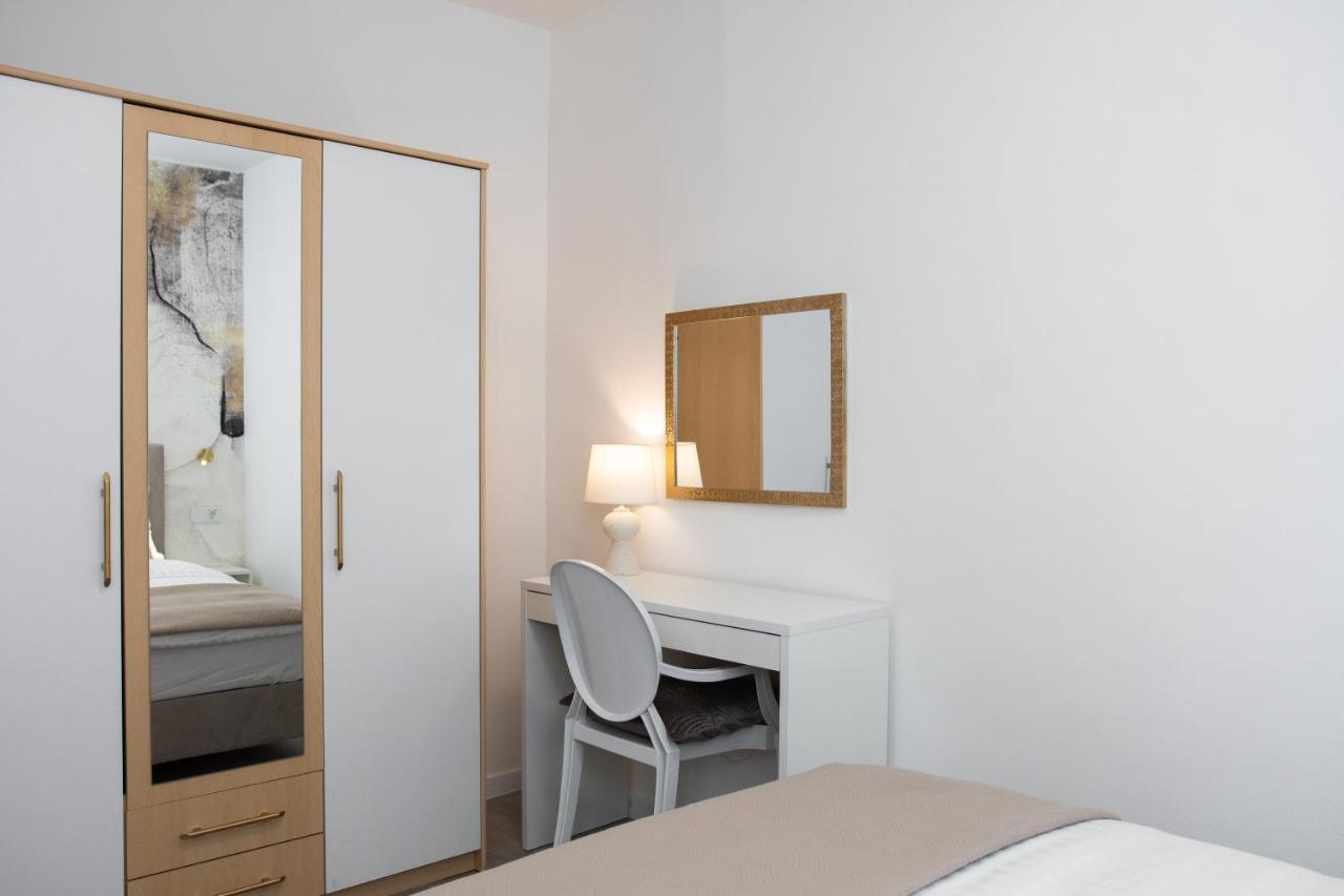 Apartment Maris Sibenik Bagian luar foto